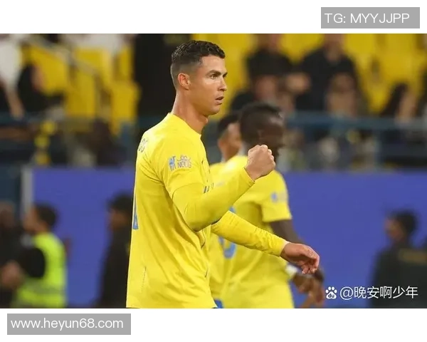 帅气足球明星踢球瞬间完美定格,展现运动魅力与精湛技艺